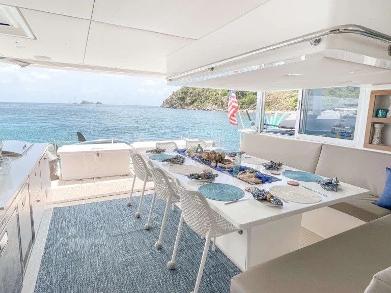 Voyage SEVEN między profesjonalistami a osobami prywatnymi w Brytyjskie Wyspy Dziewicze