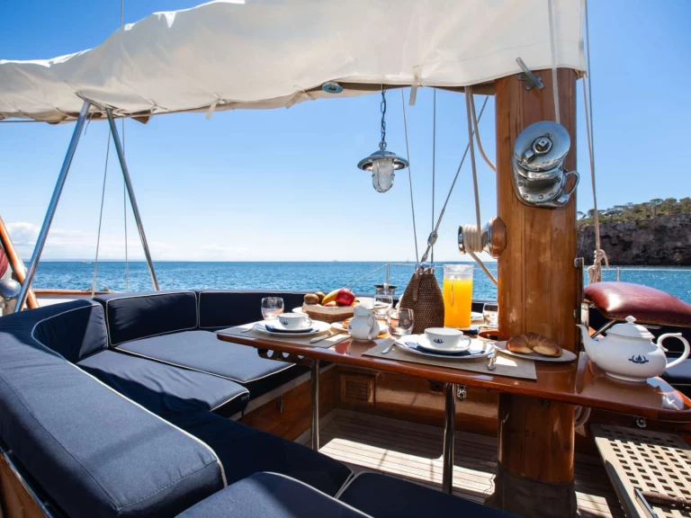 Wynajmij Abeking & Rasmussen GAEL I w Neapol