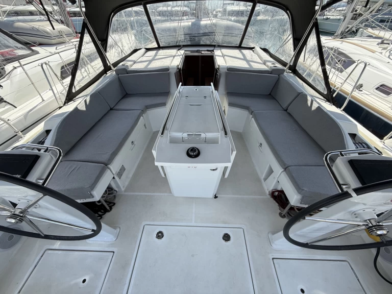 Wynajmij Bénéteau Oceanis 46.1 w Sukosan