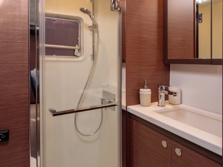 Wynajmij Katamaran z lub bez skippera Lagoon w Lavrio