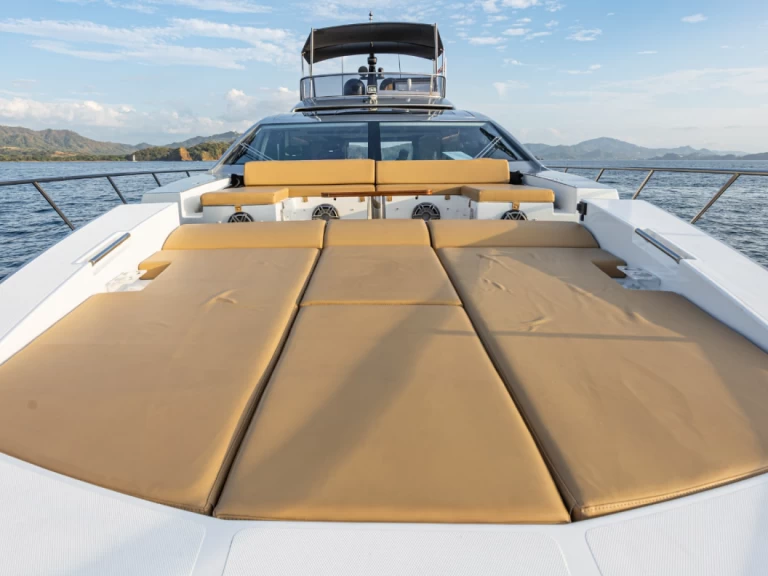 Luksusowy jacht do wynajmu w Playa Flamingo w najlepszej cenie