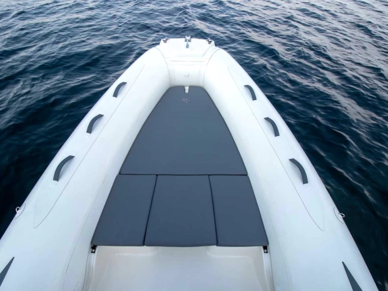 Bsc 50 Classic między profesjonalistami a osobami prywatnymi w Mandelieu-la-Napoule