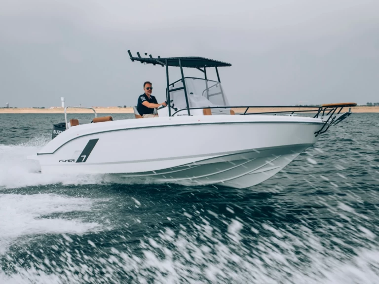 Wynajem Motorówka Bénéteau z patentem 