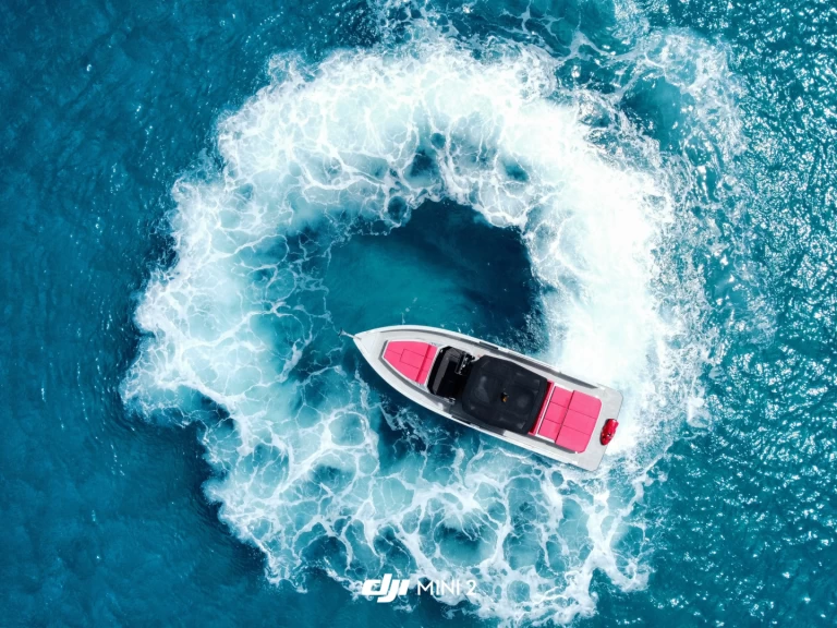 Motorówka do wynajmu w Marina Ibiza w najlepszej cenie