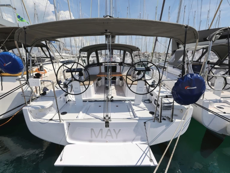 Wynajmij Bénéteau First 36 w Biograd na Moru