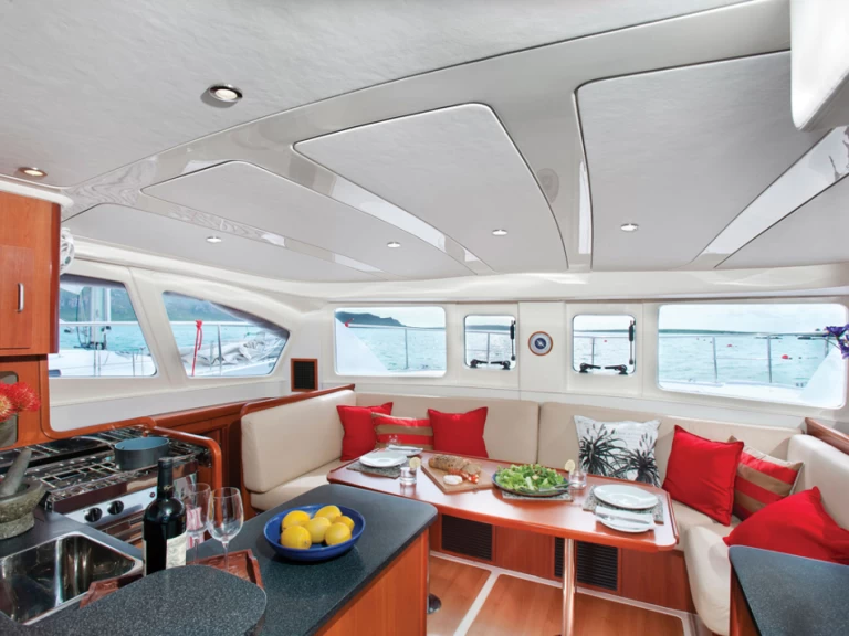 Wynajem Katamaran Leopard Catamarans / Robertson & Caine z patentem 