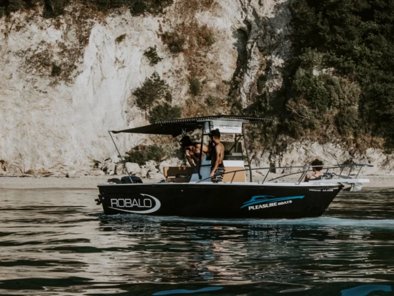 Wynajmij Motorówka z lub bez skippera Robalo w Sývota
