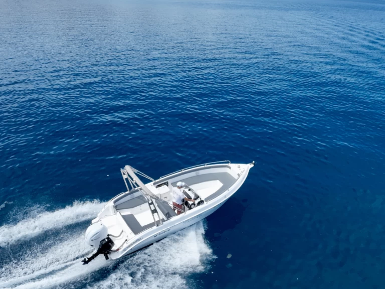 Motorówka do wynajmu w Agios Nikolaos w najlepszej cenie