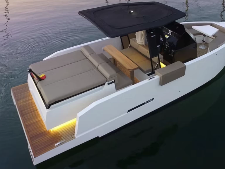 Wynajem Motorówka De Antonio z patentem 