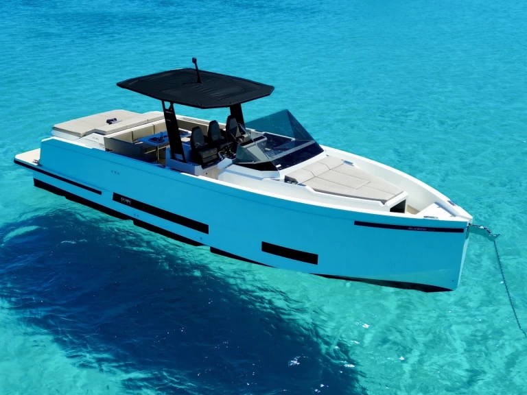 Motorówka do wynajmu w Marina Ibiza w najlepszej cenie