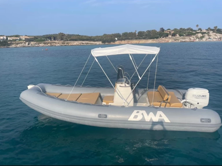 Wynajmij Łódż półsztywna z lub bez skippera Bwa w Villasimius