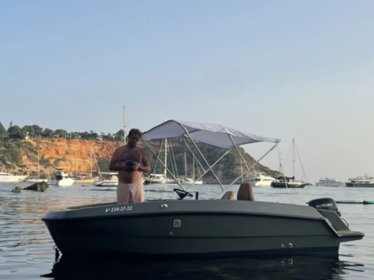 Wynajem Motorówka w Santa Eularia des Riu - Magonis Magonis waves