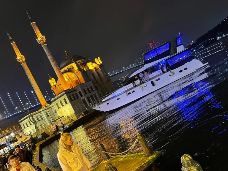 Wynajmij costome made costome made w Eminönü