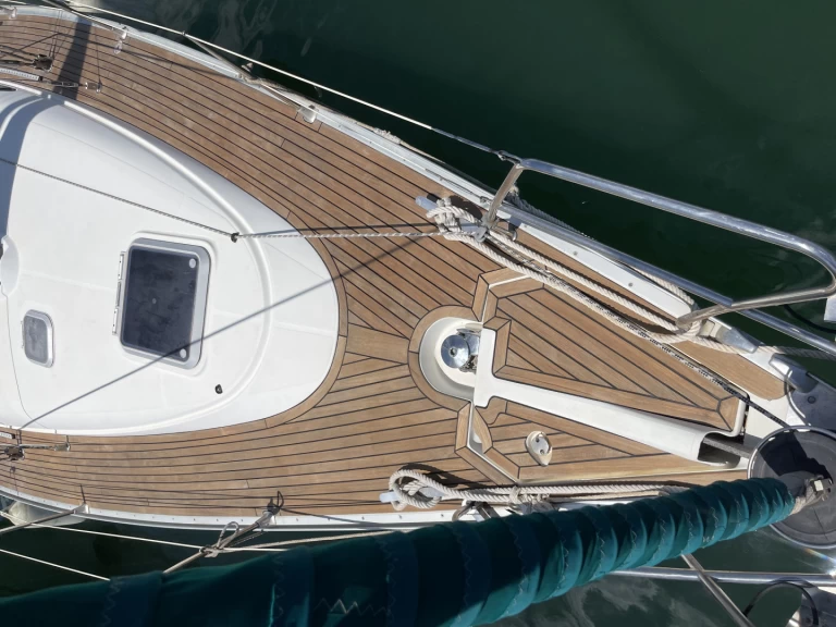 Wynajem Żaglowiec Jeanneau z patentem 