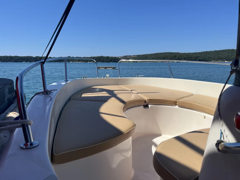 Wynajem Motorówka Marea z patentem 