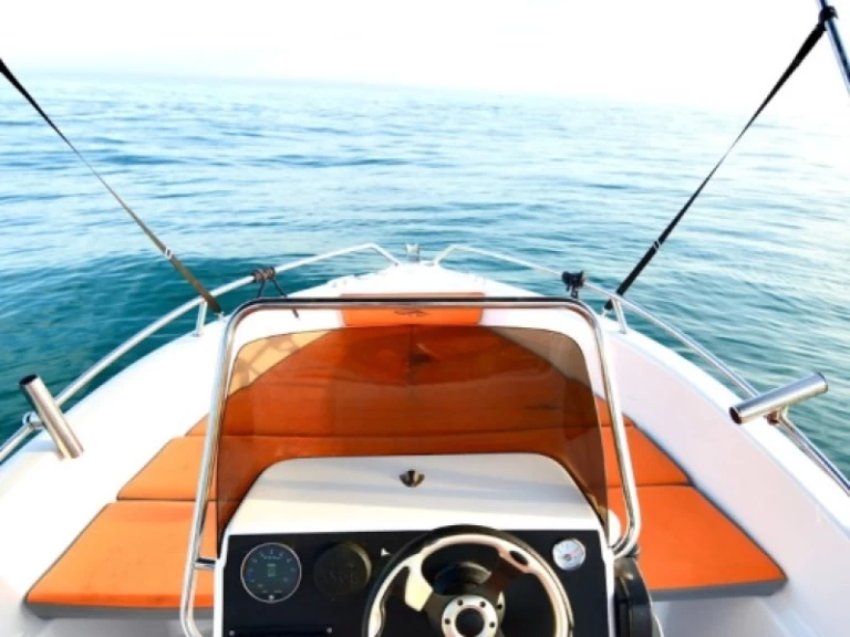 Wynajem łodzi Puerto Deportivo de Lujo en Marbella tanio 500