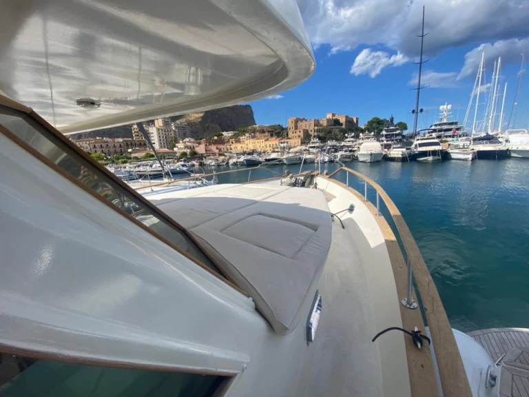 Wynajem Motorówka c&l marine corporation z patentem 