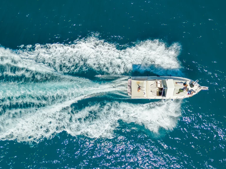Wynajem łodzi Vilanova i la Geltrú tanio Guy Couach 1000 Fly