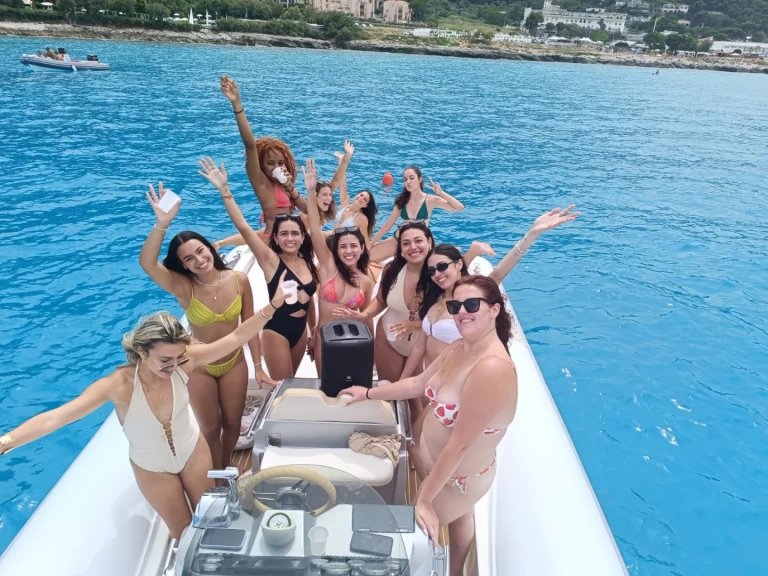 Noah Noah 26 między profesjonalistami a osobami prywatnymi w Palermo