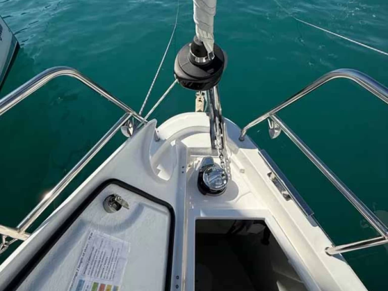 Bavaria Bavaria C38 między profesjonalistami a osobami prywatnymi w Goecek