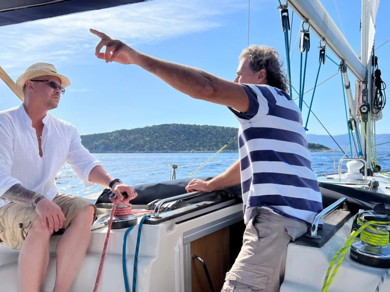 Wynajem Żaglowiec Bavaria z patentem 