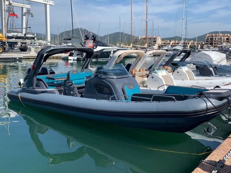 Łódż półsztywna do wynajmu w Cogolin w najlepszej cenie