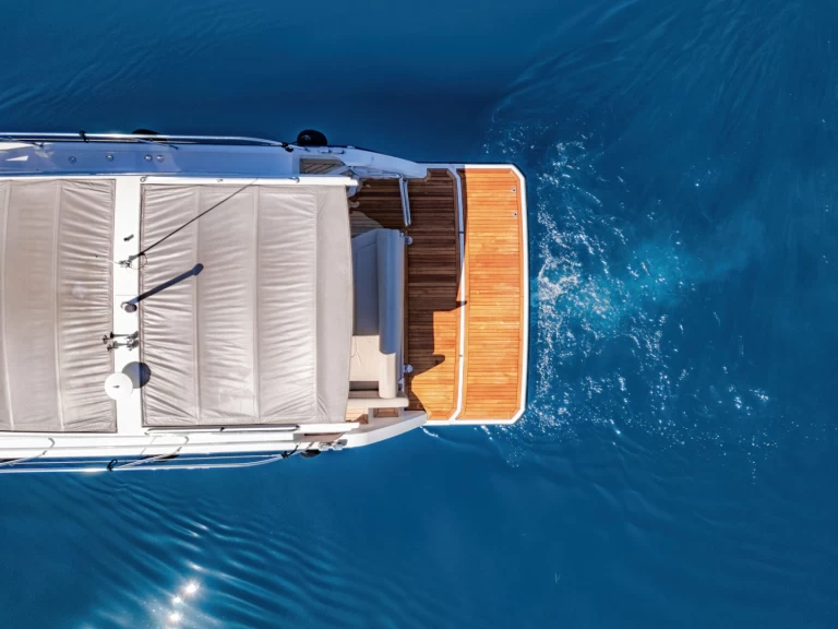 Wynajem Motorówka w Korfu - Sealine S335