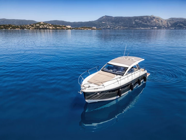 Wynajmij Motorówka z lub bez skippera Sealine w Korfu