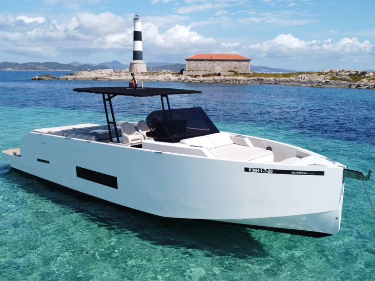 Wynajem Motorówka De Antonio  z patentem 