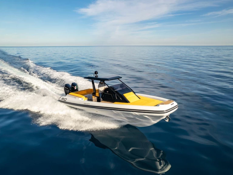 Łódż półsztywna do wynajmu w Mahon w najlepszej cenie