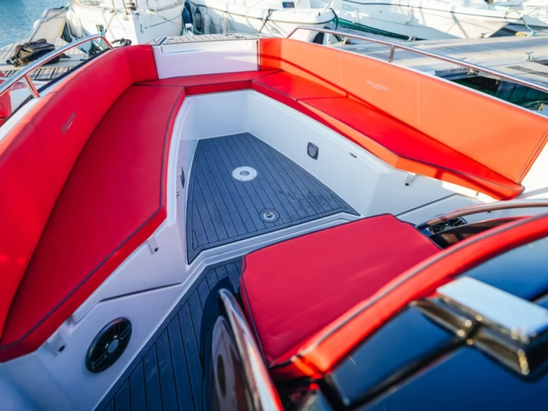 Prua al vento Jaguar 7.0 między profesjonalistami a osobami prywatnymi w L'Herbaudière