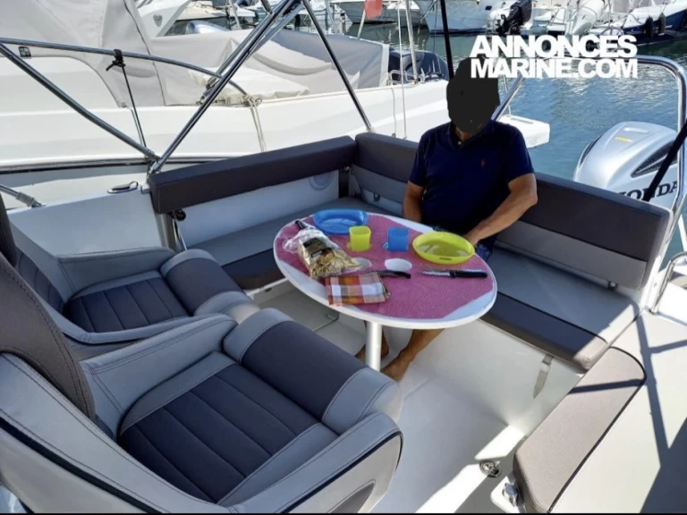 Wynajem łodzi Hyeres tanio Cap Camarat 7.5 WA