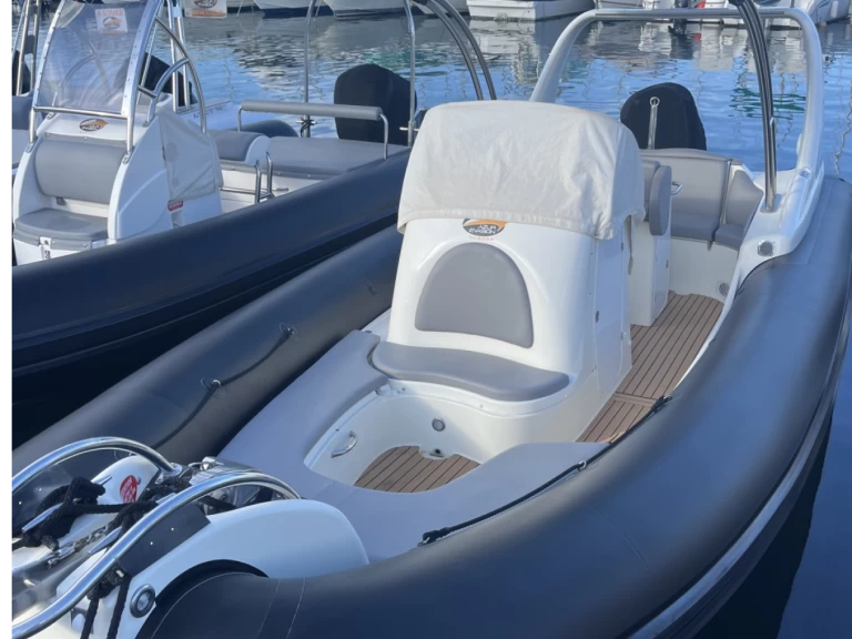 Wynajem Łódż półsztywna w Porto-Vecchio - Zodiac Medline III