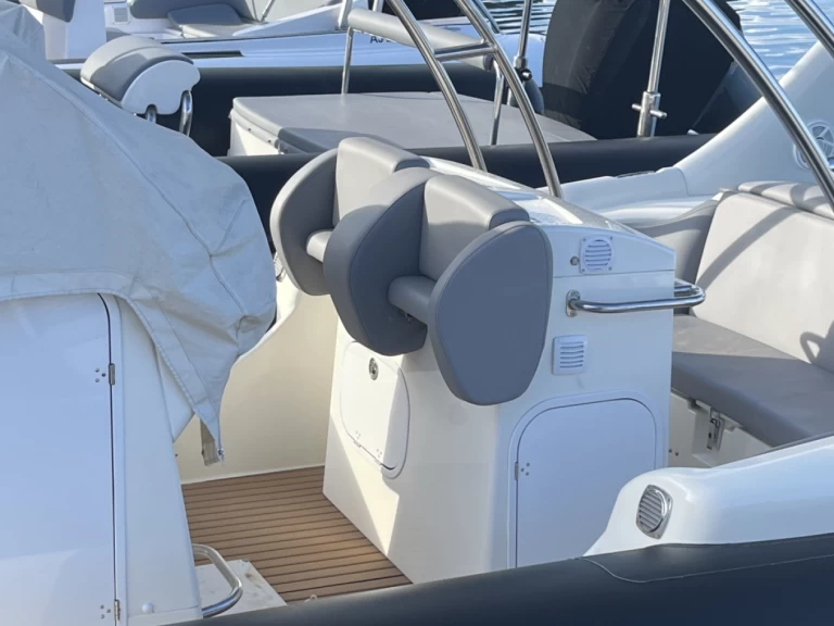 Wynajem łodzi Zodiac Medline III w Porto-Vecchio na SamBoat 