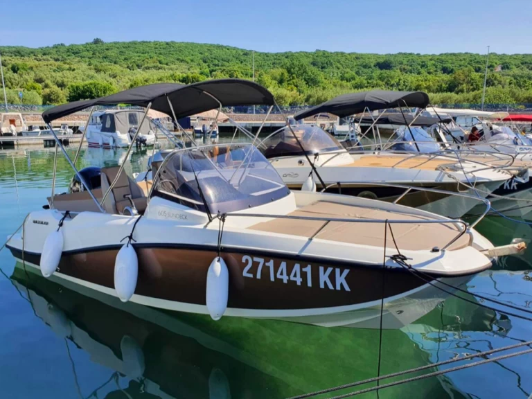 Wynajem łodzi Quicksilver Activ 605 Sundeck w Empuriabrava na SamBoat 