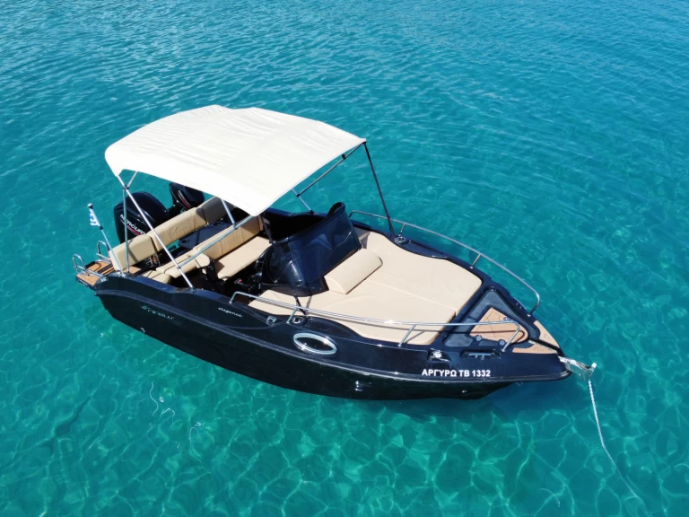 Nireus Nireus Ω53 Elegance  między profesjonalistami a osobami prywatnymi w Zakynthos