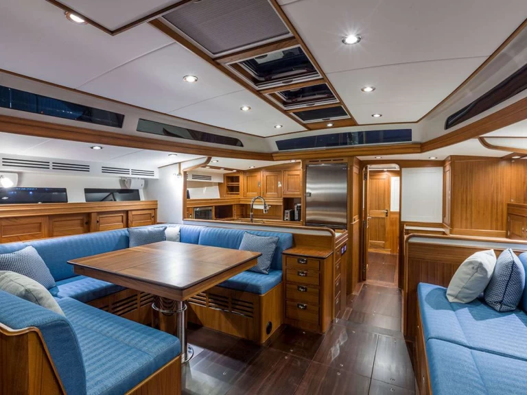 Wynajem Luksusowy jacht  z patentem 