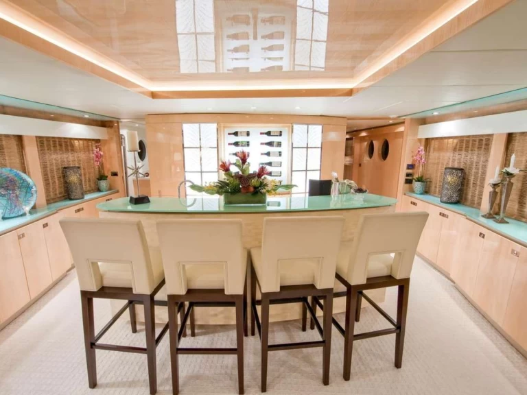 Wynajem Luksusowy jacht Johnson z patentem 