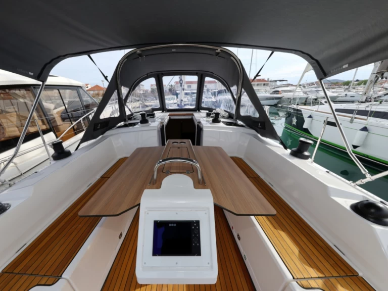 Wynajem Żaglowiec w Pirovac - Bavaria Bavaria C38