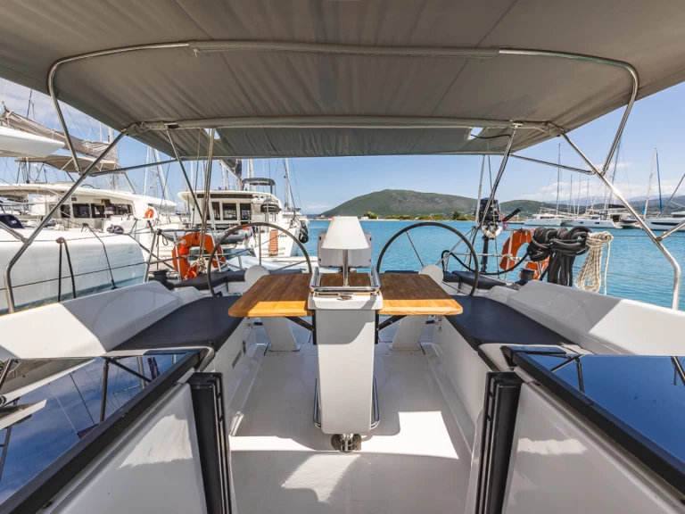 Wynajmij Żaglowiec z lub bez skippera Hanse w Lefkáda