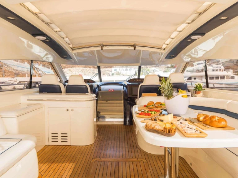 Wynajmij Luksusowy jacht z lub bez skippera Princess, UK w Lagonisí