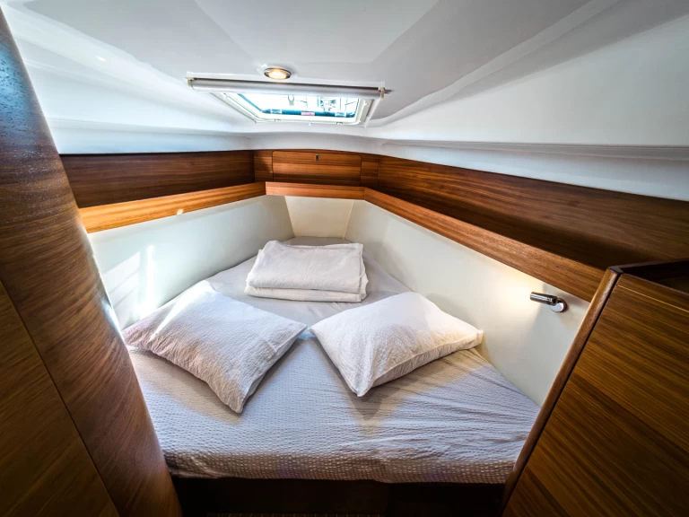 Wynajem Żaglowiec Elan z patentem 