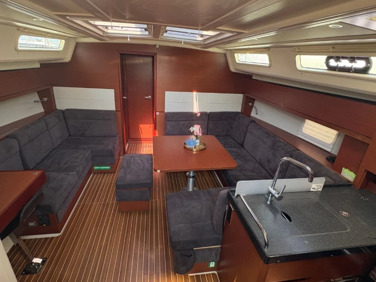 Wynajem Żaglowiec w Kaštela - Hanse Hanse 458