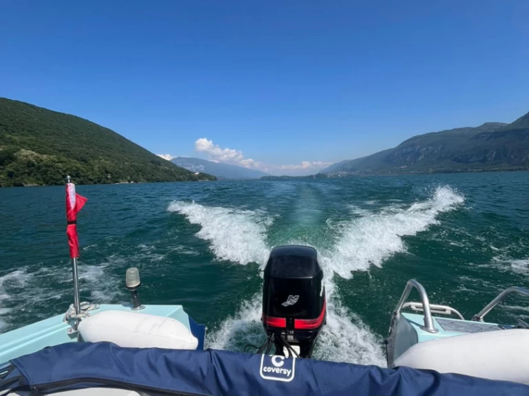 Wynajmij Motorówka z lub bez skippera Glastron w Conjux