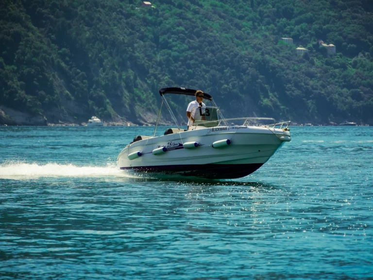 Wynajem Motorówka w Recco - Yamaha Marine 18 open