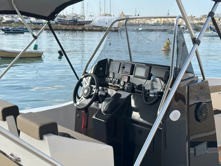 Wynajmij Nireus Nirues cl620 w Sliema
