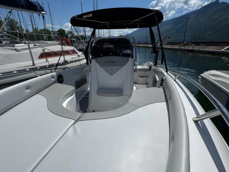 Wynajem łodzi ORIZZONTI NAUTICA ORIZZONTI POSEIDON w Aix-les-Bains na SamBoat 