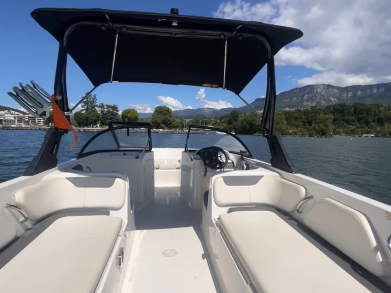 Wynajmij Bayliner Element E7 w Aix-les-Bains