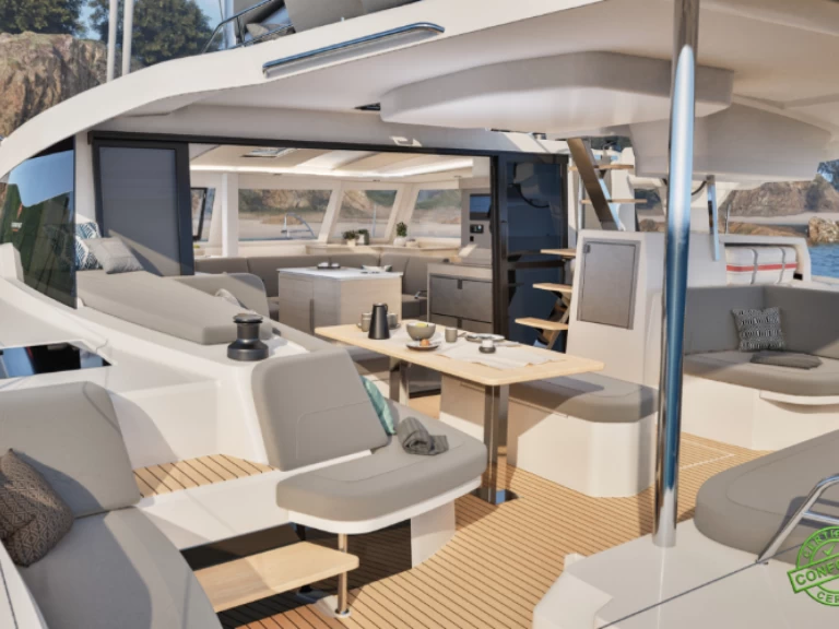Fountaine Pajot FP 44 między profesjonalistami a osobami prywatnymi w Le Marin