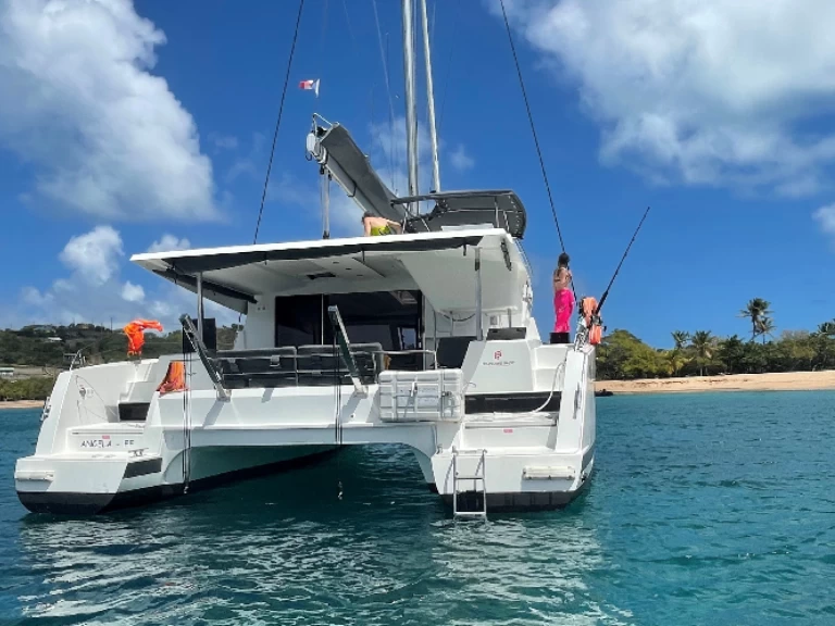 Wynajmij Fountaine Pajot ISLA 40 (4 CAB + 1 /  2 SDB) w Le Marin